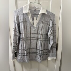 NWT Chico's White and Gray V-Neck Top w Cute Sequin Detailing, Sz 1/S